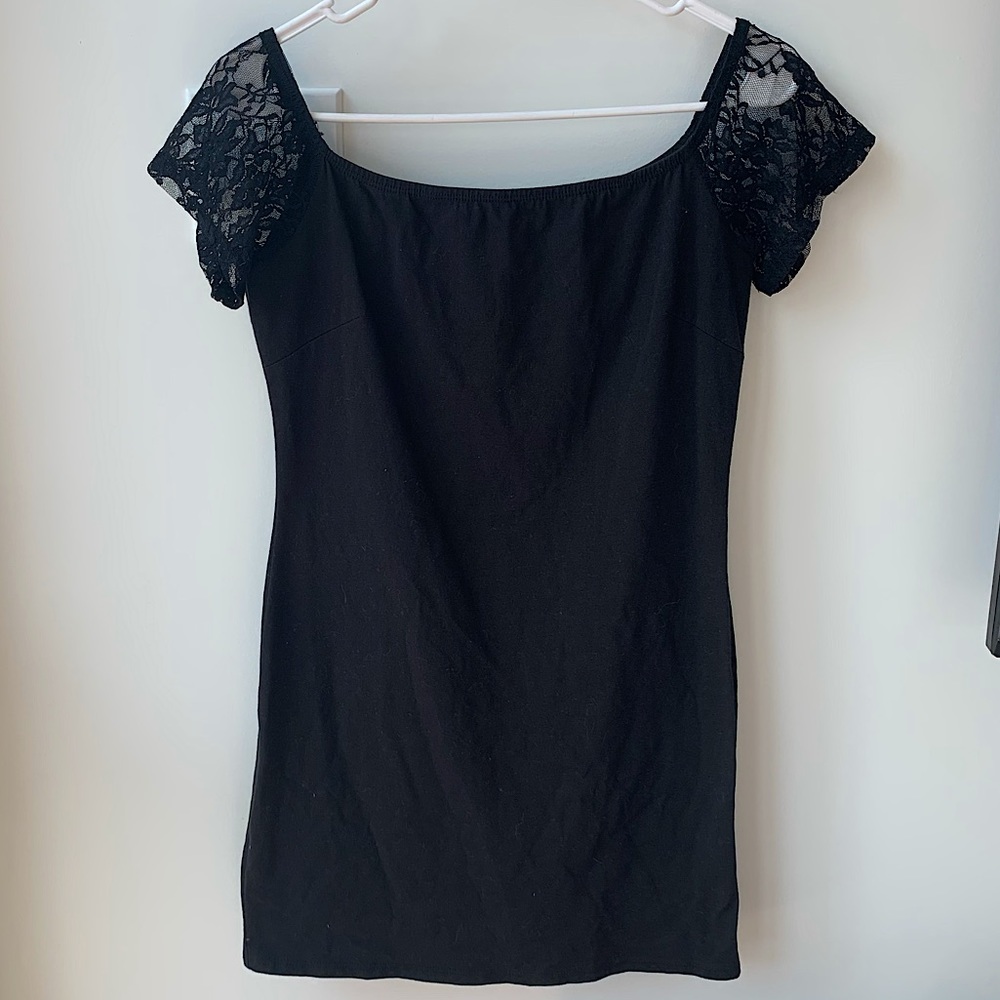LF Emma & Sam Black Lace Cap Sleeve Dress
